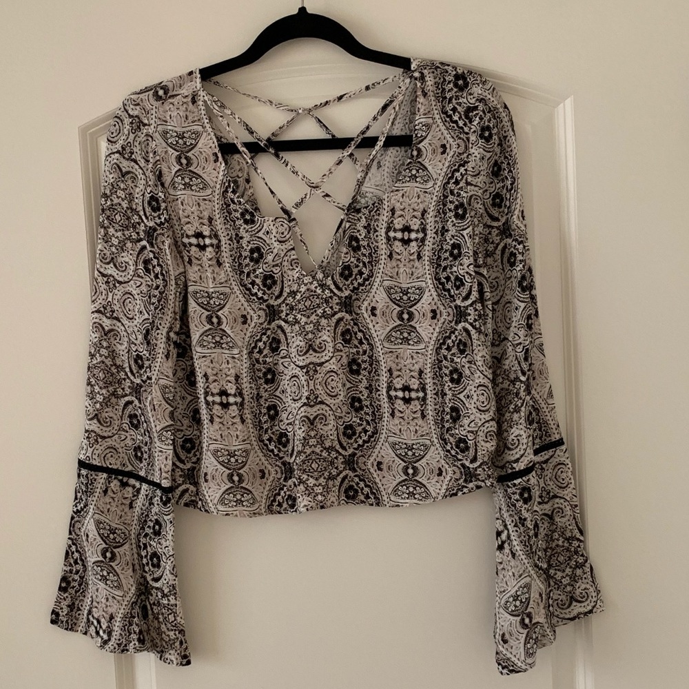 *3/$30* Kendall and Kylie crop top